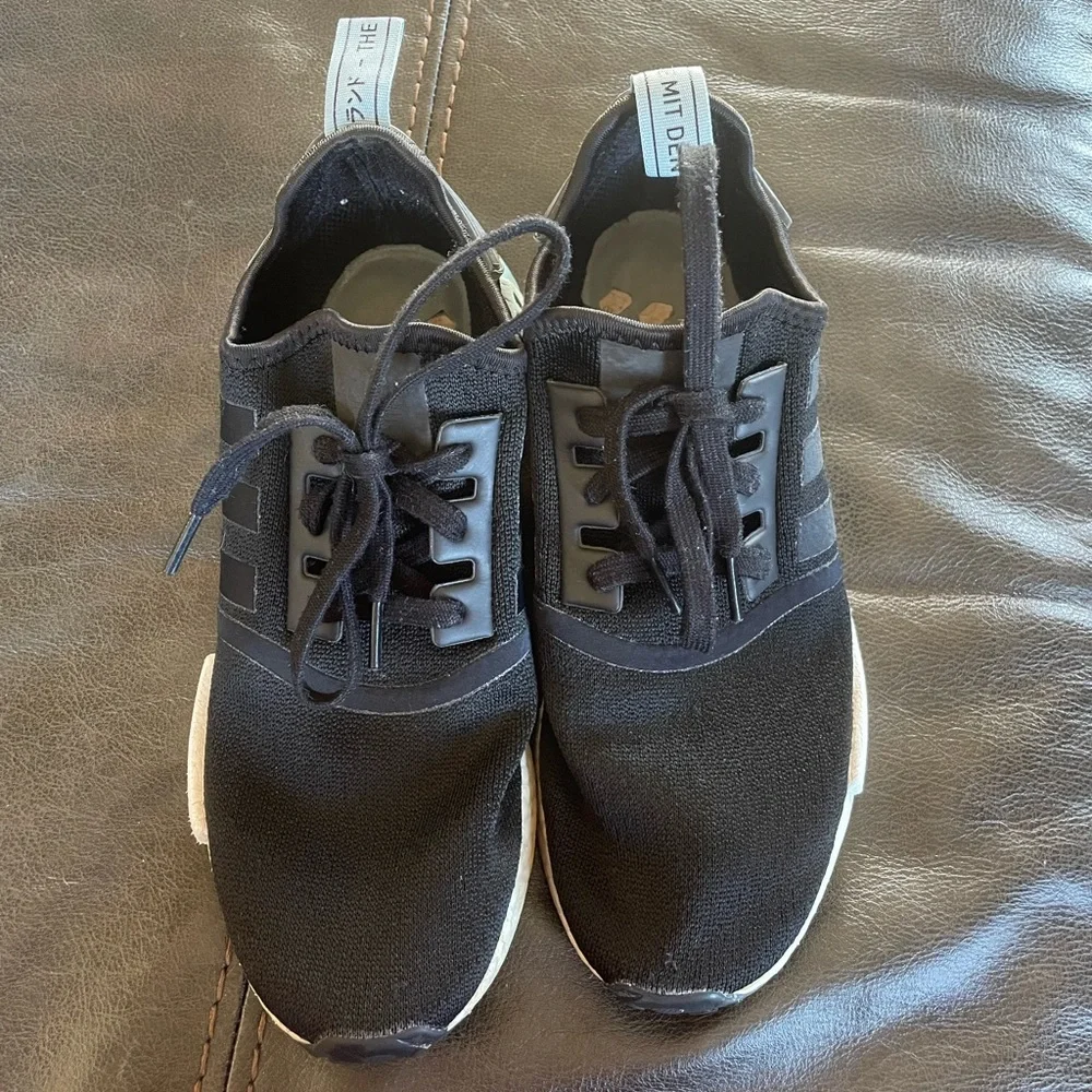 Women’s Adidas NMD Size 11 - Picture 2 of 4